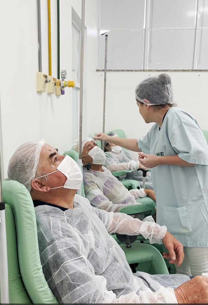 injecao-intravitrea-ame-assi-100726-c2099f