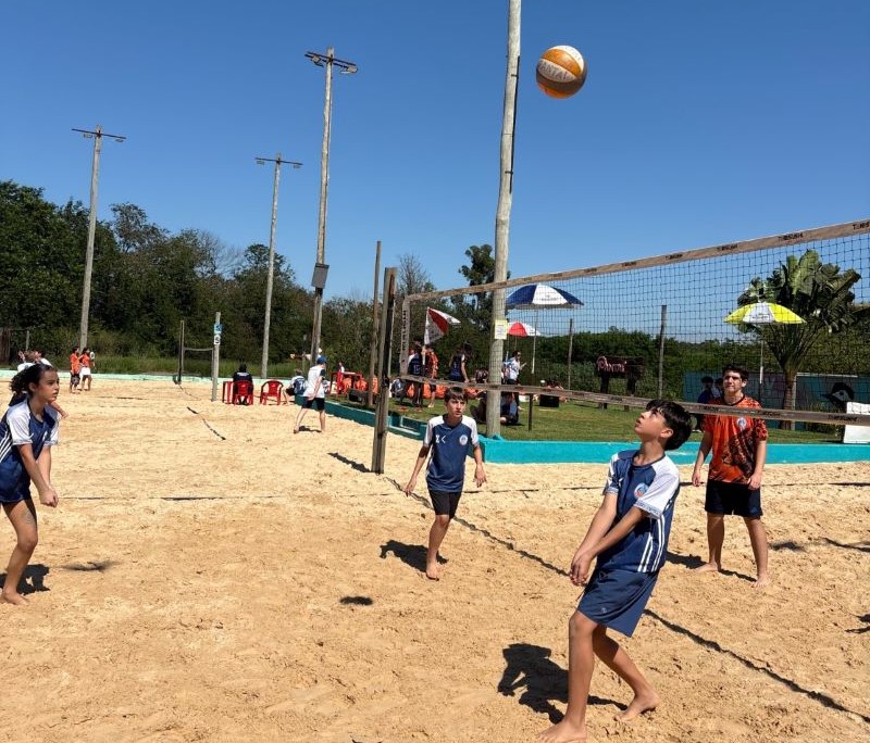 14-volei-de-areia-no-pantai-083558-97583f