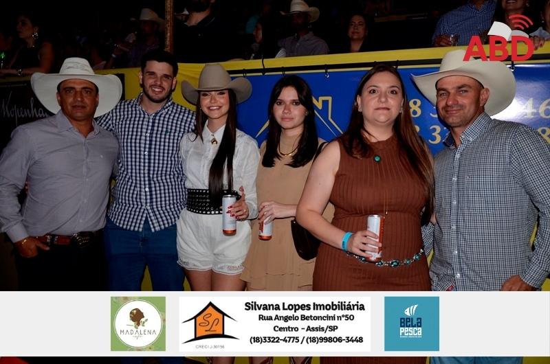 Show de Fernando e Sorocaba abre a FICAR 2025 com casa cheia na quarta-feira (19)
