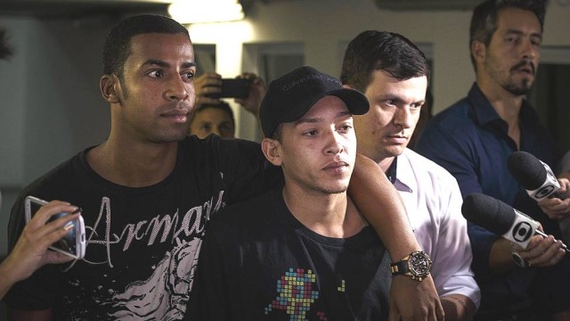 Suspeito nega estupro coletivo e diz à polícia que traficante filmou jovem nua