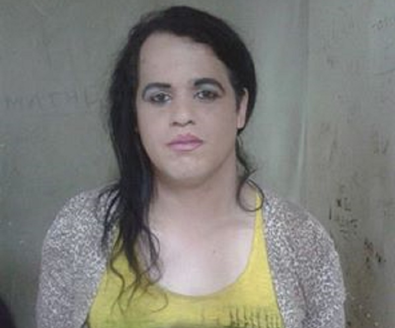 Travesti é baleada na cabeça em Assis