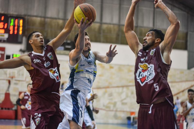 VOCEM Conti/Assis derrota Lins e enfrentará São José na semifinal