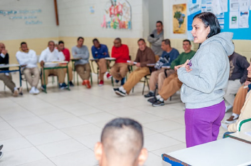 Sentenciados da Penitenciária de Assis participam de curso sobre mídia