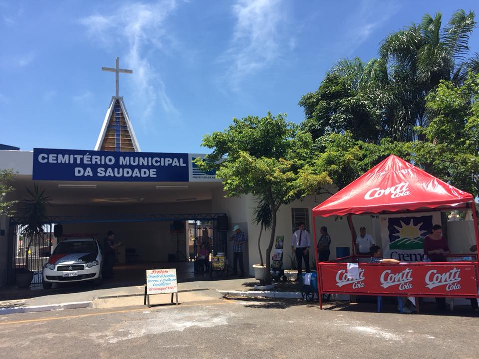 Finados: Cemitério recebe milhares de visitantes