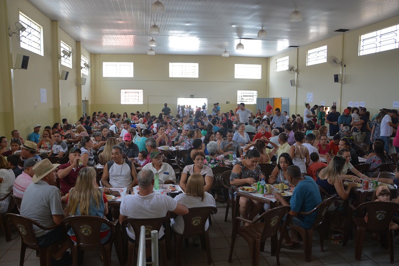 Casa da Menina comemora sucesso do almoço de seus 56 anos