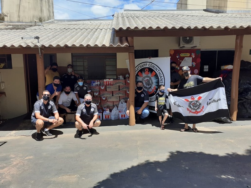 Corinthians Assis realiza doação de 800 litros de leite ao Abrigo a Idosos