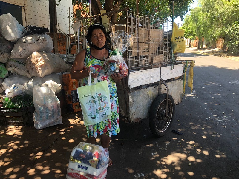 Beleza Solidária beneficia 50 famílias em Assis com cestas de Natal