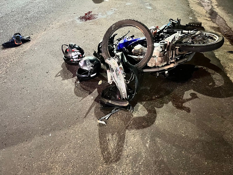 Motociclistas ficam gravemente feridos em acidente no Jardim Europa