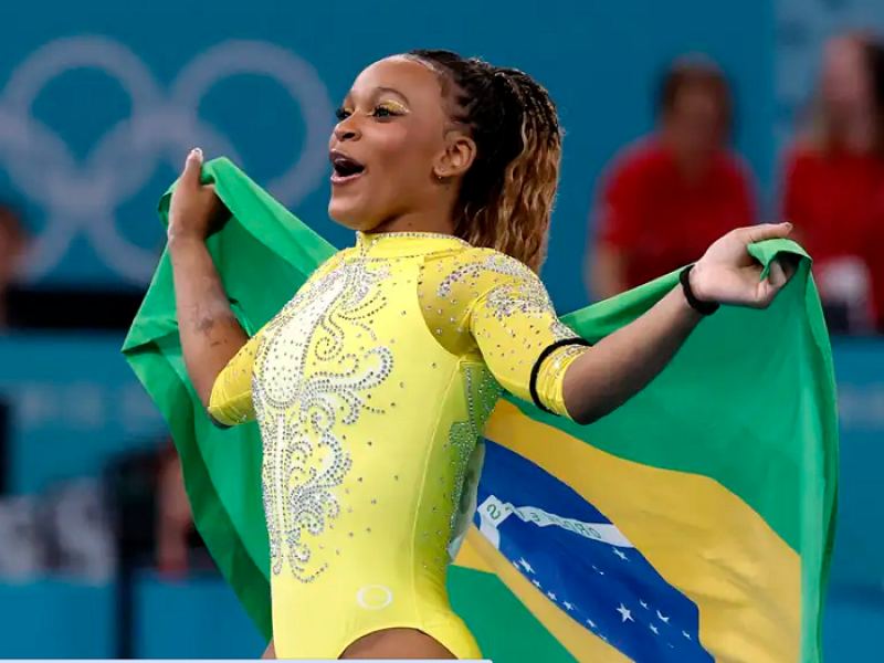 Rebeca Andrade é prata no individual geral na ginástica em Paris