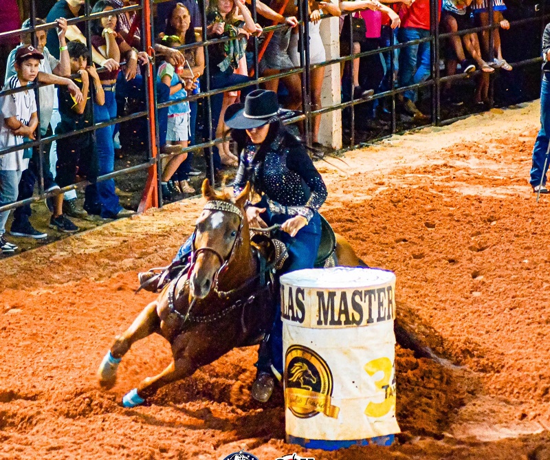 Gigante Vermelho: Paraguaçuense Jéssica Martins conquista título na Prova Feminina dos Três Tambores