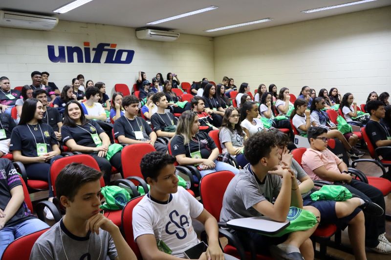 UNIFIO recebeu mais de 3 mil alunos para a Feira de Profissões