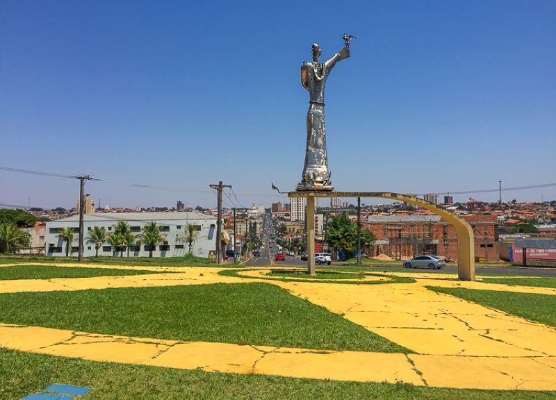 Veja o que abre e fecha no feriado do padroeiro em Assis