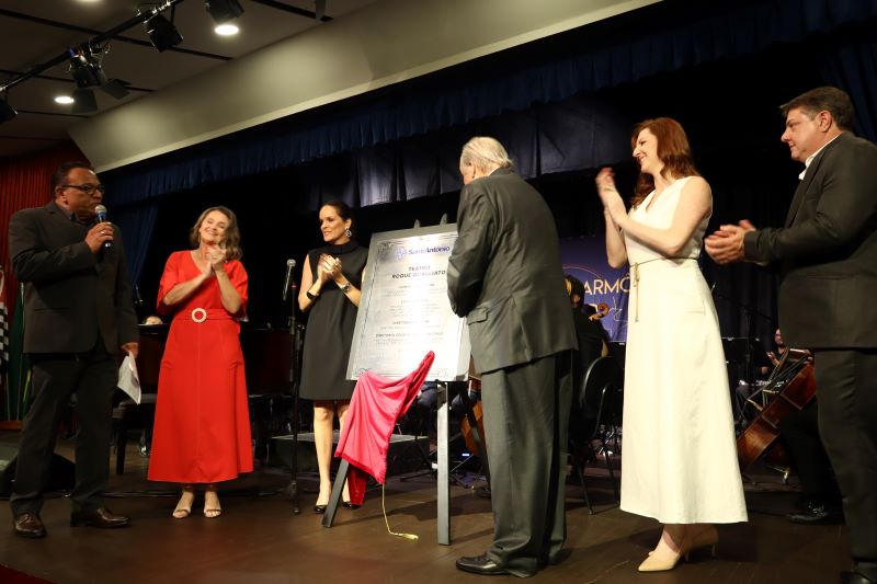 Noite memorável marcou a reabertura do Teatro do Colégio Santo Antônio