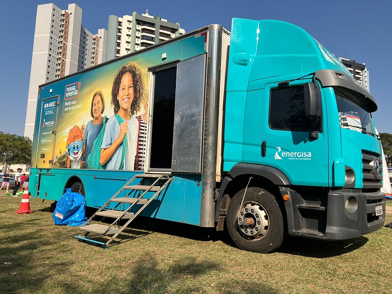 Nossa Energia estaciona em João Ramalho para troca de lâmpadas e sorteio de geladeiras