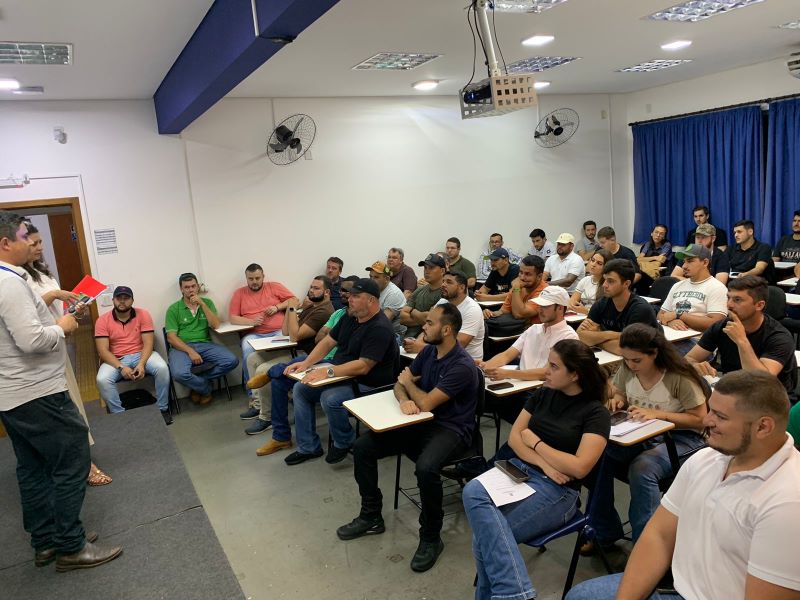 Curso de Legislação e Exercício Profissional do CREA é essencial para futuros engenheiros agrônomos