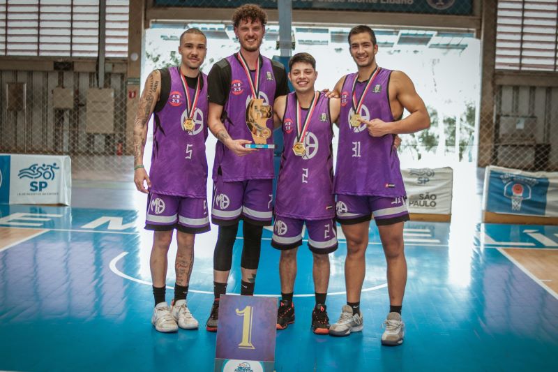 Atletas conquistam título histórico de basquete para Maracaí