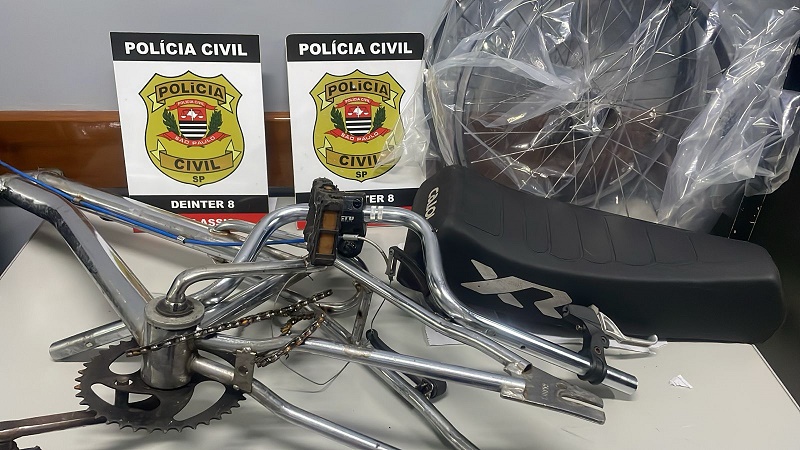 Caso Mateus: Partes da bicicleta são encontradas na mata e na casa do autor