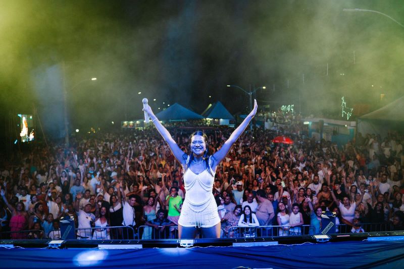 DJ Anabzzi encerra 2024 com show histórico em Salto Grande