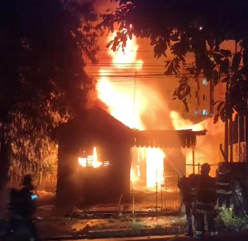 Casa do autor do crime contra Mateus Bernardo é destruída por incêndio