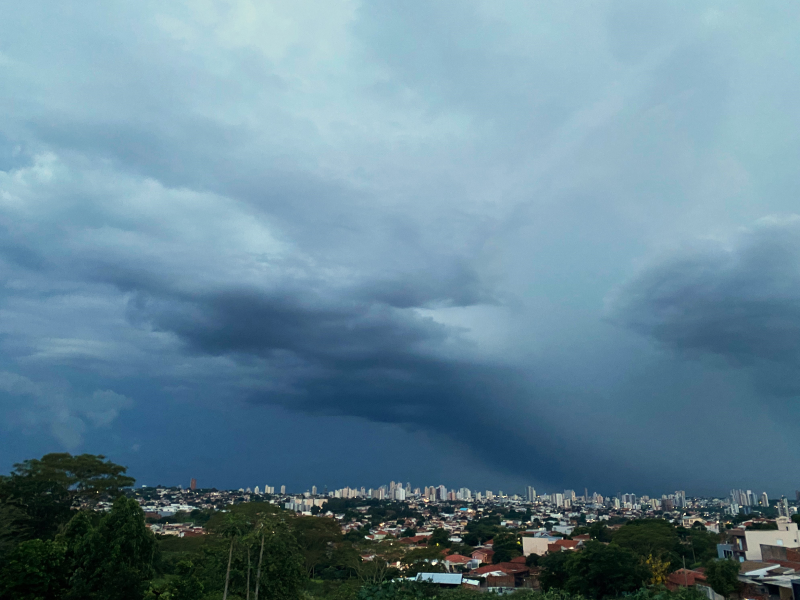 Com previsão de chuvas, Energisa reforça orientações para prevenir acidentes elétricos e prejuízos