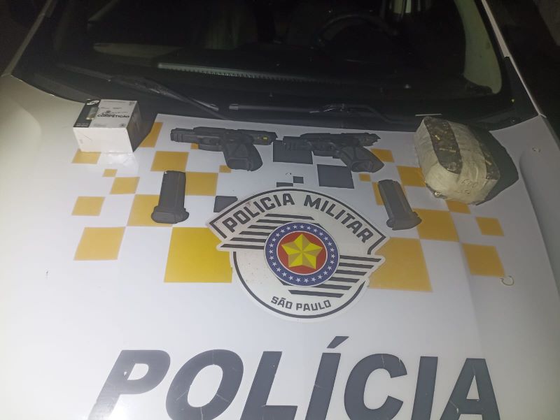 Polícia Rodoviária prende motorista com arsenal de armas e mais de 1.800 munições em Assis