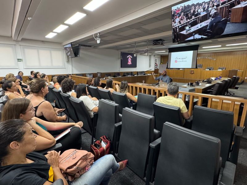 Câmara sedia capacitação para fortalecer rede de proteção à criança e adolescente