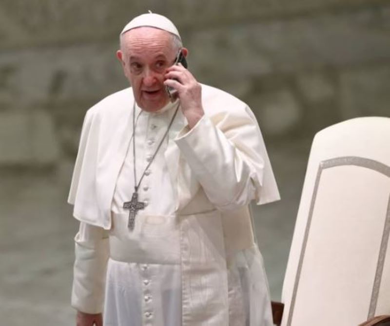 Com pneumonia dupla, papa Francisco teve noite tranquila, diz Vaticano