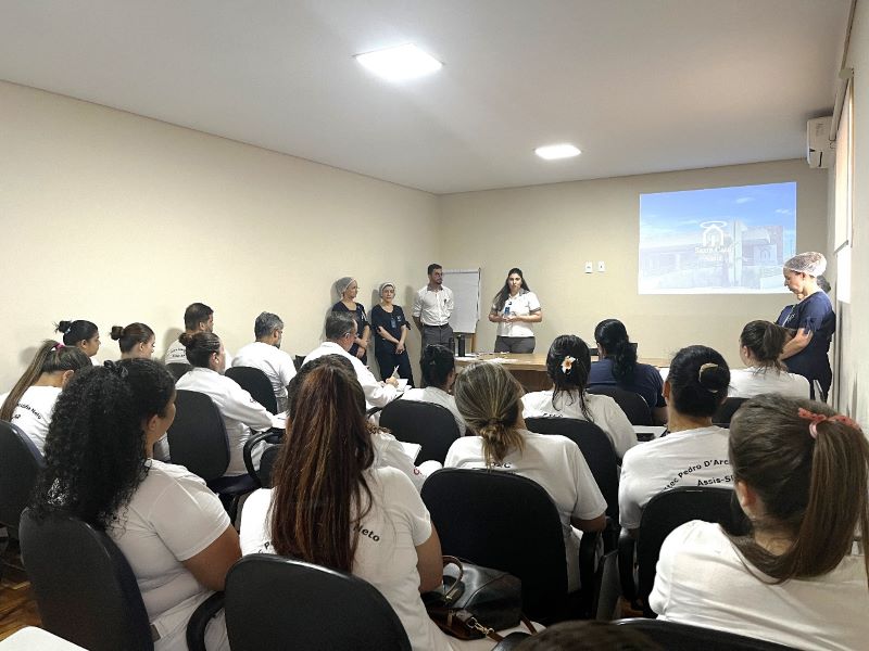 Alunos do Curso Técnico de Enfermagem da ETEC iniciam estágio na Santa Casa de Assis