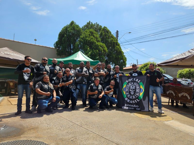 Motoclube INSANOS e Rede Stella & Almeida organizam ação em prol da causa animal