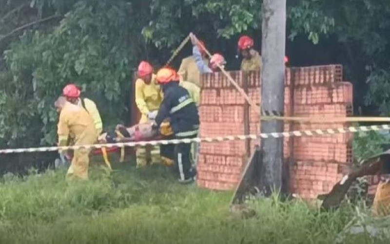 Jovem morre após árvore cair em casa de madeira durante temporal em Iepê