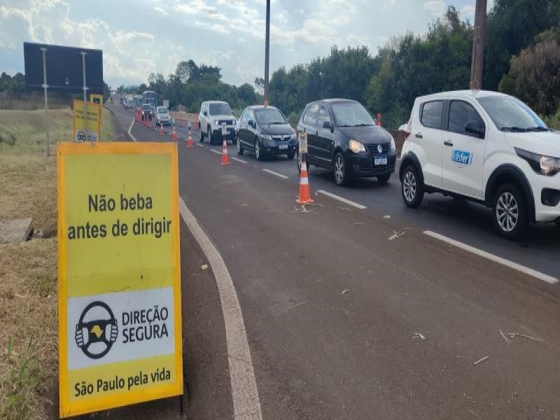 Polícia Rodoviária autua 46 motoristas durante Operação Direção Segura em Assis