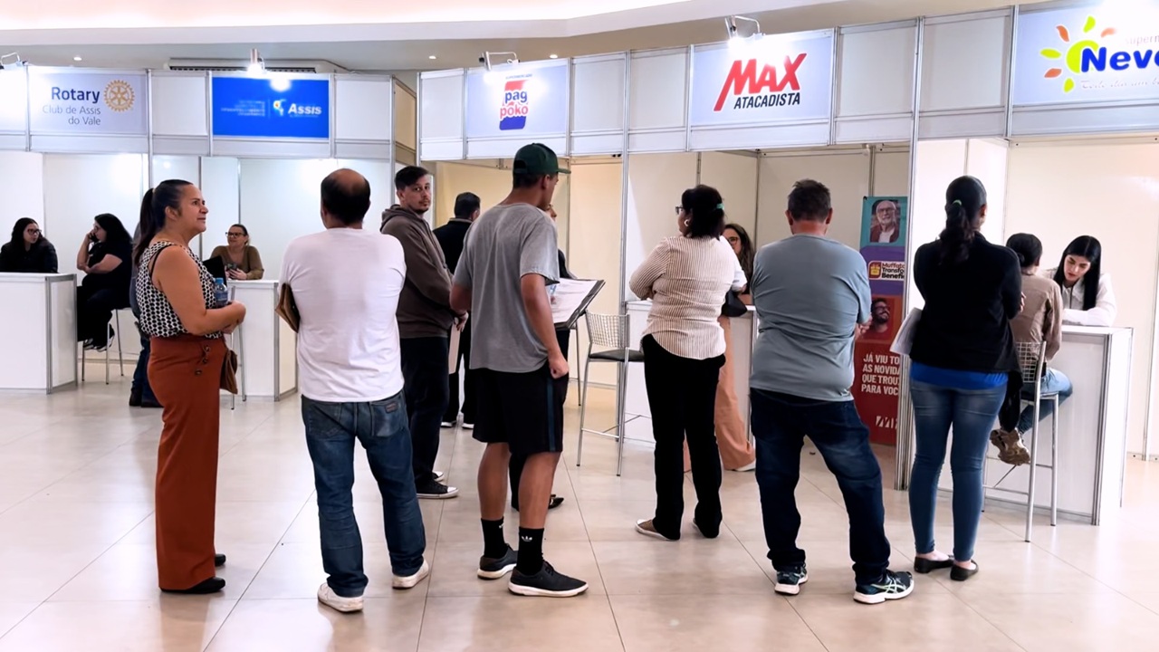 Parceria entre Prefeitura de Assis e ACIA impulsiona sucesso do Emprega Assis