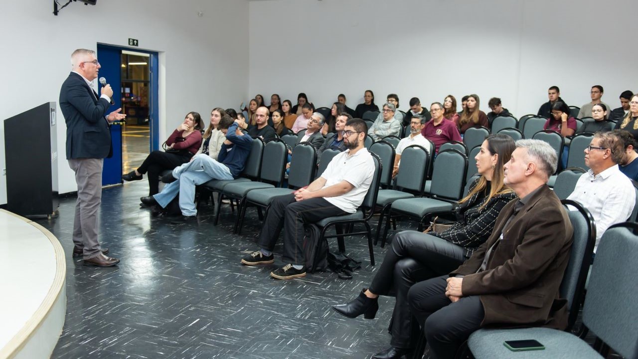 FEMA realiza palestra sobre gestão estratégica e proteção de marcas na economia digital