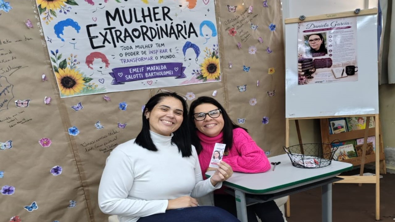 Daniela Garcia é destaque por trajetória dedicada à educação e à pesquisa