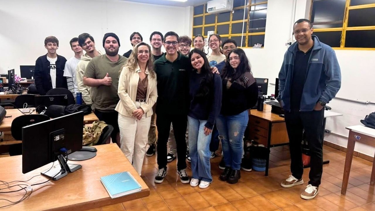 FEMA recebe equipe da Leveros para discutir parceria voltada a estágios