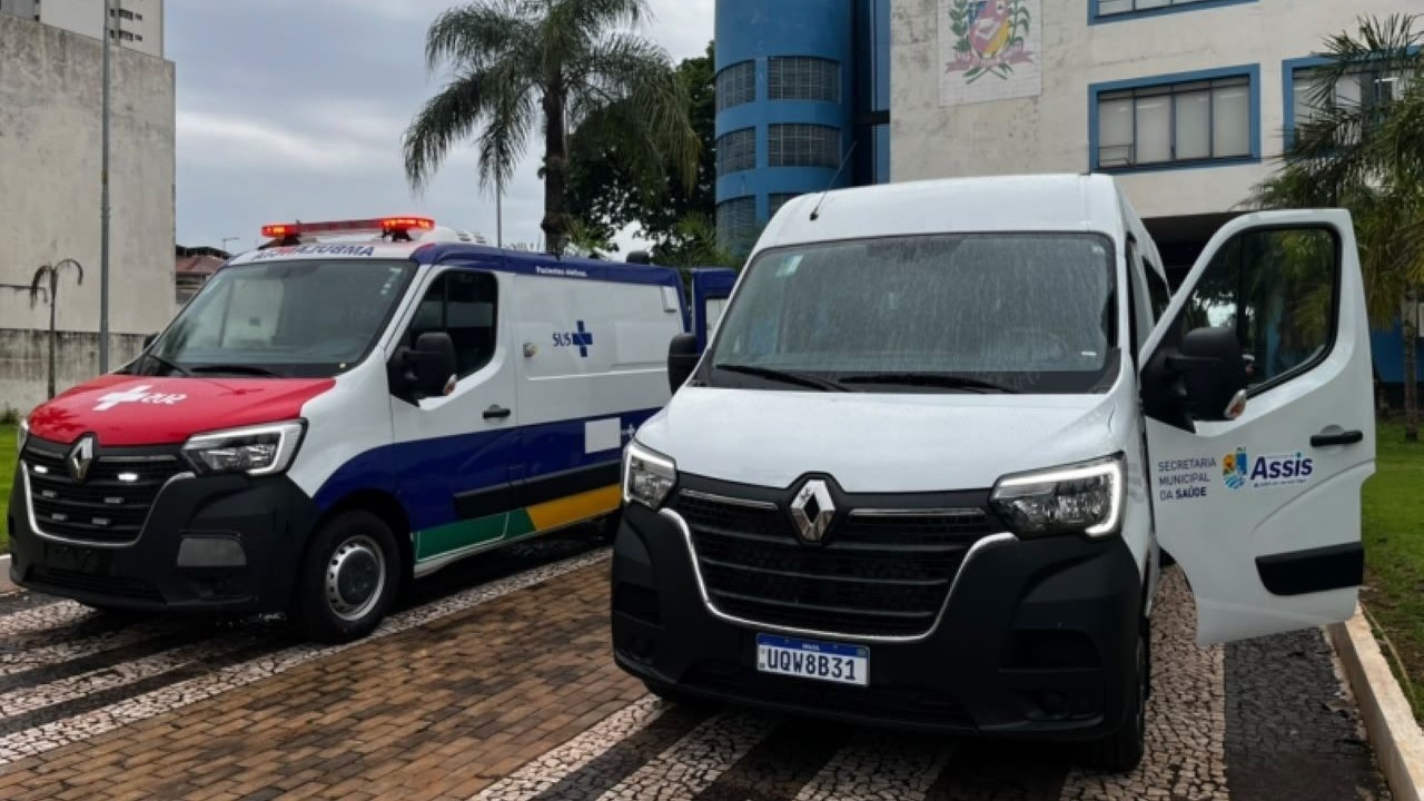 Prefeitura entrega novos veículos e reforça frota da Saúde de Assis