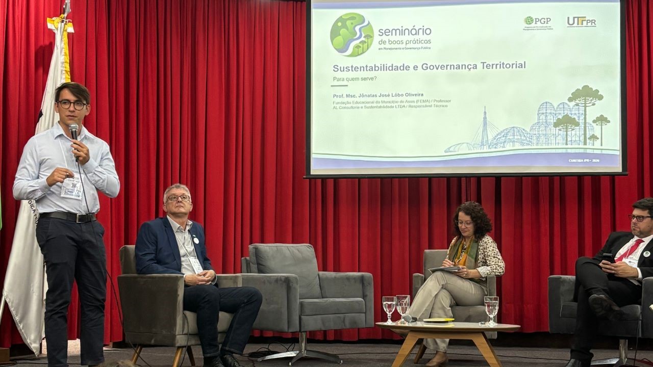 Professor da FEMA participa de seminário sobre planejamento e governança pública na UTFPR