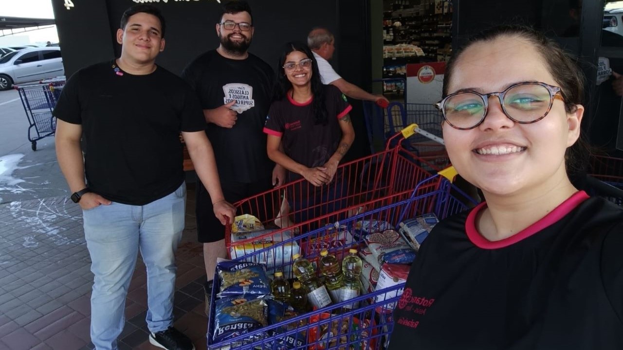 Rotaract de Assis arrecada 470 quilos de alimentos para idosos do Projeto Miguel