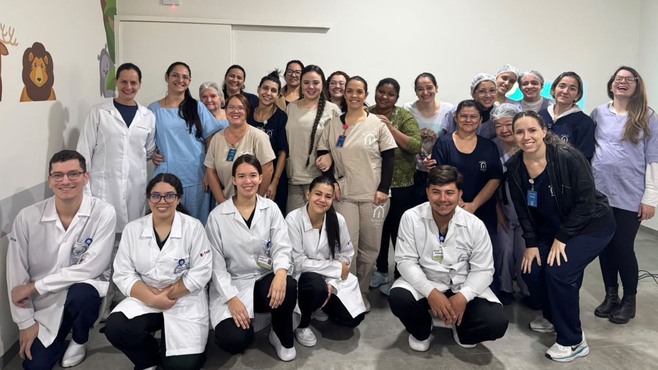 Estudantes de Enfermagem da FEMA promovem ação sobre segurança do paciente na Santa Casa de Assis